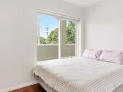 Stylish & Sun Filled Apartment in Prime Lifestyle Location