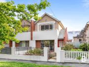 STYLISH THREE BEDROOM TOWNHOUSE IN TIGHTLY HELD LOCATION