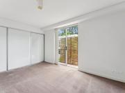 Stylish Three Level Loft with Modern Amenities, Central...