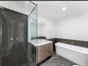 Stylish Townhome Offering Comfort and Space!