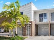 Stylish Townhouse in Prime Lighthouse Beach Location