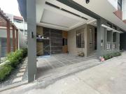 Stylish Townhouse in QC, near Major Transit & Amenities Gio