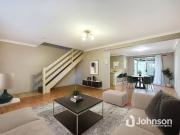 Stylish Townhouse Living in a Quiet Complex