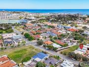 STYLISH TOWNHOUSE LIVING STEPS FROM THE FORESHORE