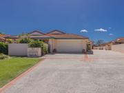 Stylish Townhouse with Beautiful North Creek Views