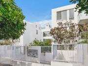 Stylish Two Bedroom Apartment Walking Distance from...