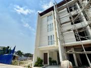 Stylish Urban Living in QC – 4 Level Townhouse Now...