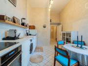 Stylish Urban Retreat with Quiet Balcony in Central...