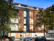 Stylish & Versatile One Bedroom Apartment in Prime South...