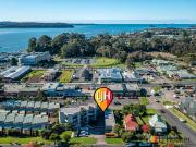 Stylishly renovated. Only 300m to Batemans Bay shopping...