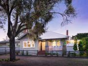 Stylishly renovated period cottage in central Bendigo