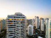 Sub Penthouse Perfection: Timeless Luxury, Spectacular Views