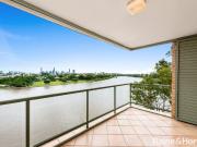 Sub Penthouse With Spectacular Views Sub Penthouse With Spectacular Views