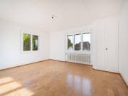 Sublime 4.5 room apartment with lake view