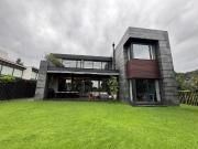 Sublime casa moderna colindante al Club de Golf los Encinos