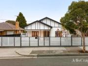 Sublime family style in an ultra spacious garden setting