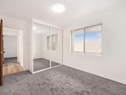 Sublime views from a renovated top floor retreat!