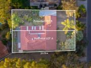 SUDIVIDABLE BLOCK LOCATED 90M FROM THE WATER