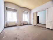 SÜDSEITIG: Stilaltbau beim Walter Beck Platz