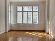 Südseitige Altbauwohnung vis á vis vom Arenbergpark