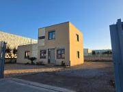 Suelo industrial con oficinas en Lliria