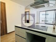 Suite ALQUILER con balcón en Quito edificio lujo Whimper...