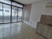 Suite en Alquiler en Urdesa Central, 1 Habitación, 1...