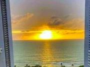 Suíte na praia de Boa Viagem! Deixe seu WhatsApp no chat