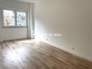 Suíte num apartamento com 3 Quartos para Arrendar