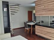 Sumarezinho duplex em andar alto, mobiliado!