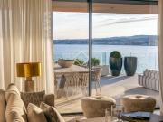 ¡Sumérjase en una vida de lujo en Ikkil Bay Estepona!...