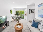 Sun Drenched Apartment with a Leafy outlook