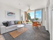 Sun Drenched North Facing 1 Bed in Kensington