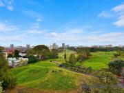 SUN DRENCHED ONE BEDDER WITH GOLF COURSE VIEW