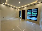 Sun Drenched Spaces: High Ceiling Modern Townhouse in...