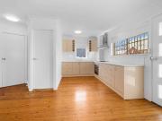 Sun Filled Charing Cross 3/4 Bedroom Apartment