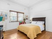 Sun Filled Deco On The Hill – Access from Gurner Street Sun Filled Deco On The Hill – Access from Gurner Street