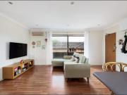 Sun Filled Top Floor Corner Apartment Peaceful & Convenient