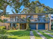 Sun soaked family living between Love's Bay & Easts...