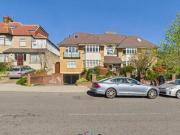 Sundial House, Finchley Lane, 2 Bedroom Flat