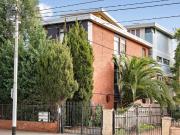Sundrenched Modern Apartment with Leafy Aspects in...