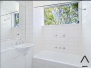 Sunlit Apartment in Quiet Location