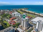 Sunlit corner apartment with views
