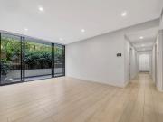 Sunlit ground floor apartment