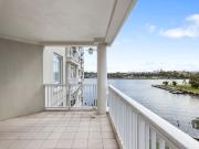Sunlit Harbourside Apartment in an Exclusive Pyrmont Setting