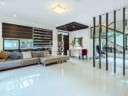 Sunlit Modern Residence with Seamless Indoor Flow