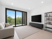 Sunlit North Facing Apartment in a Peaceful Pocket