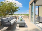 Sunlit Top Floor Apartment in Prime Location