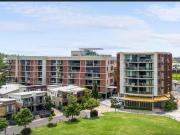 Sunning 1 Bedroom Apartment Available for Rent