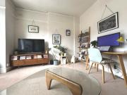Sunny 1 Bed Flat All Bills Inc. short term let